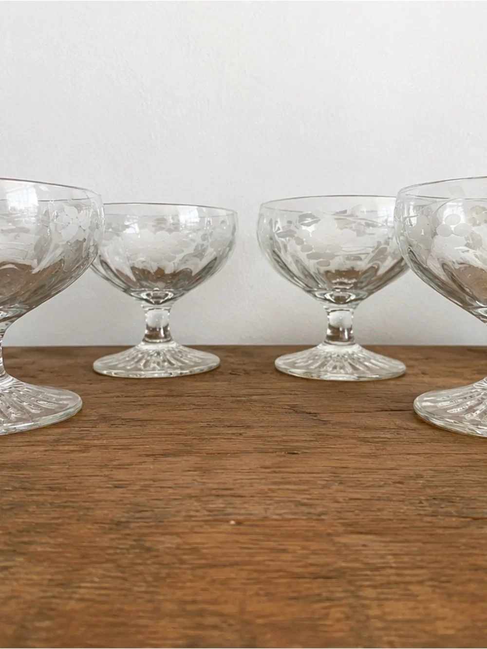 Set of 4 Vintage Etched Grape Sherbet Dessert Cups Footed Glass Bowls 4½”
